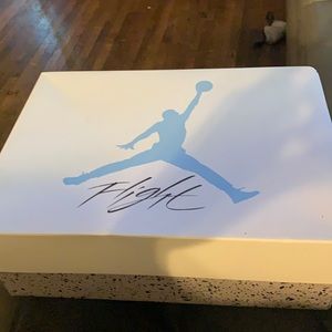 Jordan 4 university blue